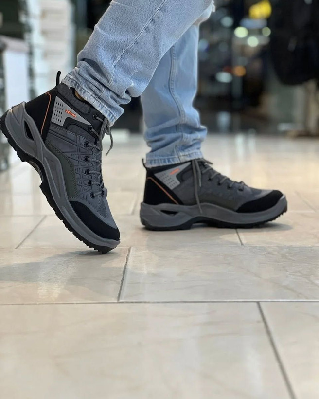 کفش کوهنوردی مردانه مدل Lowa رنگ طوسی