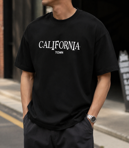 تیشرت مشکی طرح (California Town) قواره باکسی