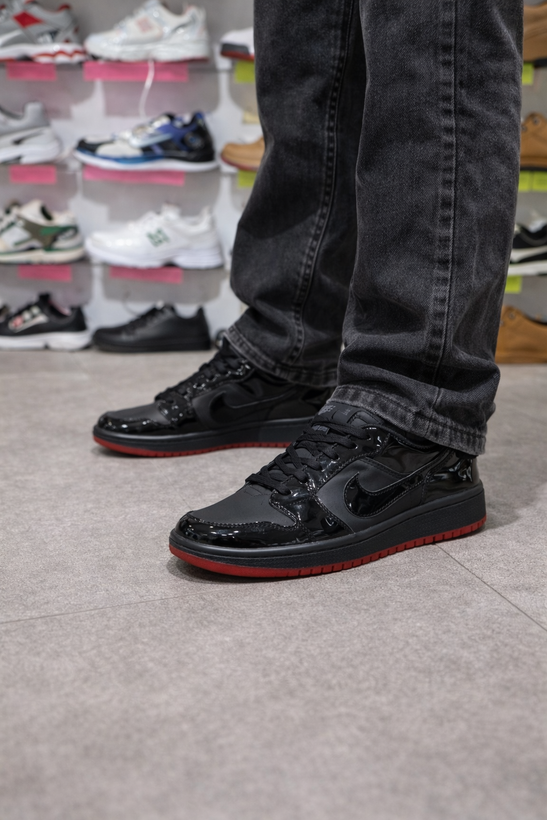 کتونی بسکتبال مردانه نایک ایر جردن 1 مشکی زیره قرمز (Air Jordan 1 Low)