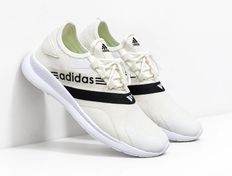 کتونی راحتی مردانه مدل Adidas رنگ سفید( تو انبار مونده زرد شده)